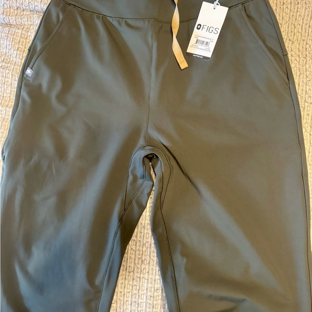 Women's Moss High Waisted Contourknit
Scrub Pant™
S - Moss - Regular